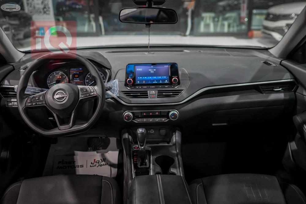 نيسان ألتيما